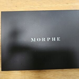 Morphe highlighter and contour palette